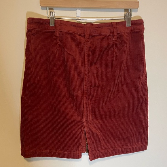 Burgundy cord skirt - Picture 3 of 4